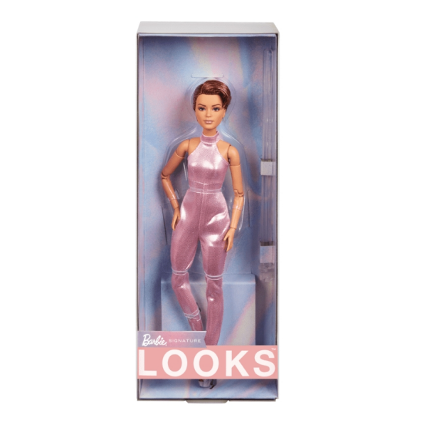 Barbie looks signature pelo corto con mono rosa Mattel HRM14