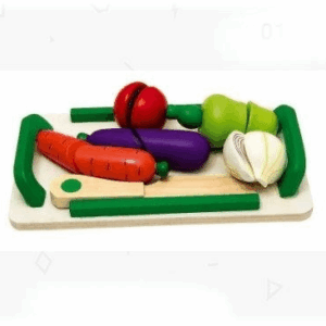 Verduras cortadas en madera